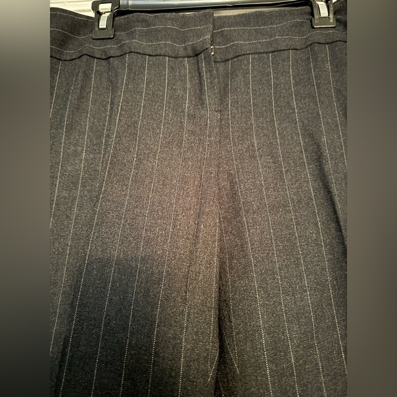 Kenneth Cole Pin stripe slacks Size 8 - Picture 1 of 4